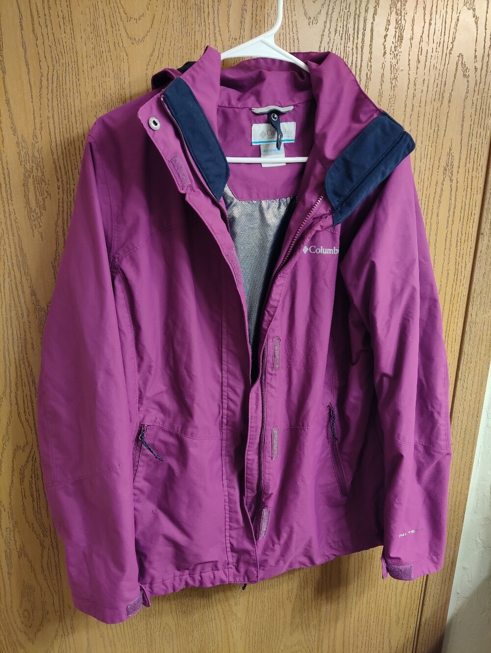 Columbia Women's Magenta Hooded Ski Jacket with Navy Trim